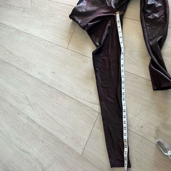 Spanx faux leather maroon leggings size M - Picture 6 of 8